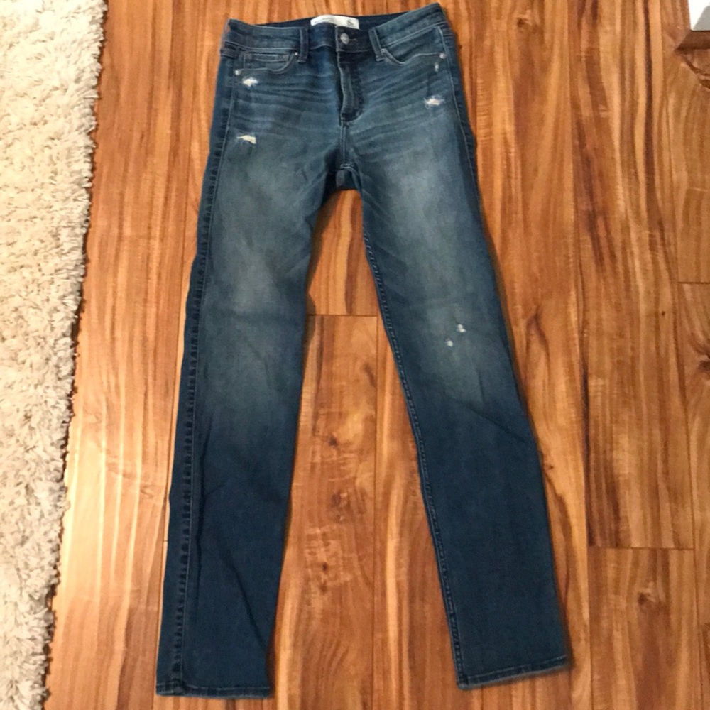 Abercrombie & Fitch Straight Mid Rise Jeans